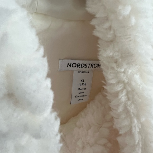 Nordstrom Girls Hooded Fuzzy Vest SZ XL - Picture 2 of 4